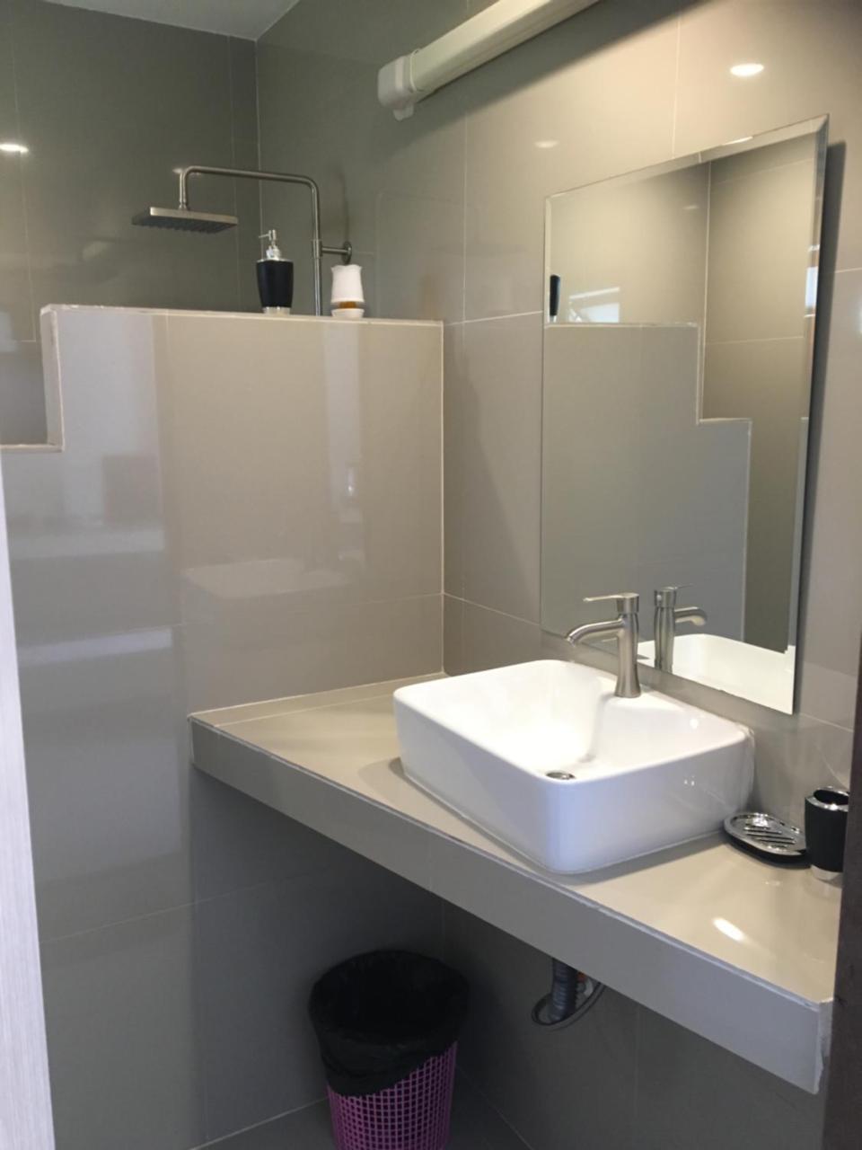Guest house La Marina - Khlong Nin Beach 2*