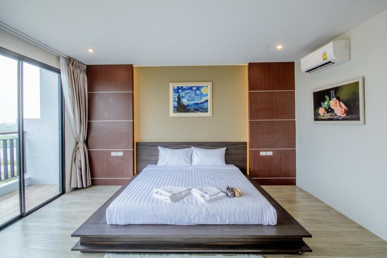 Hotel The Living Samutprakan