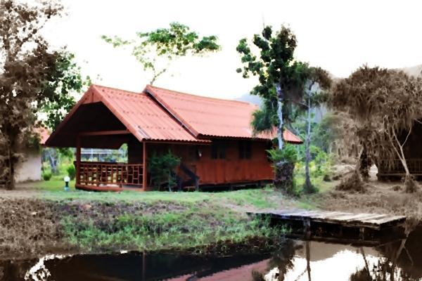 Aunchaleena Front Resort, Koh Chang 3* Bang Bao Beach