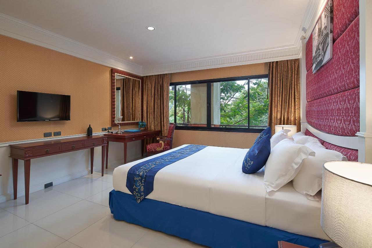 Resort Floral - Dolphin Circle Pattaya