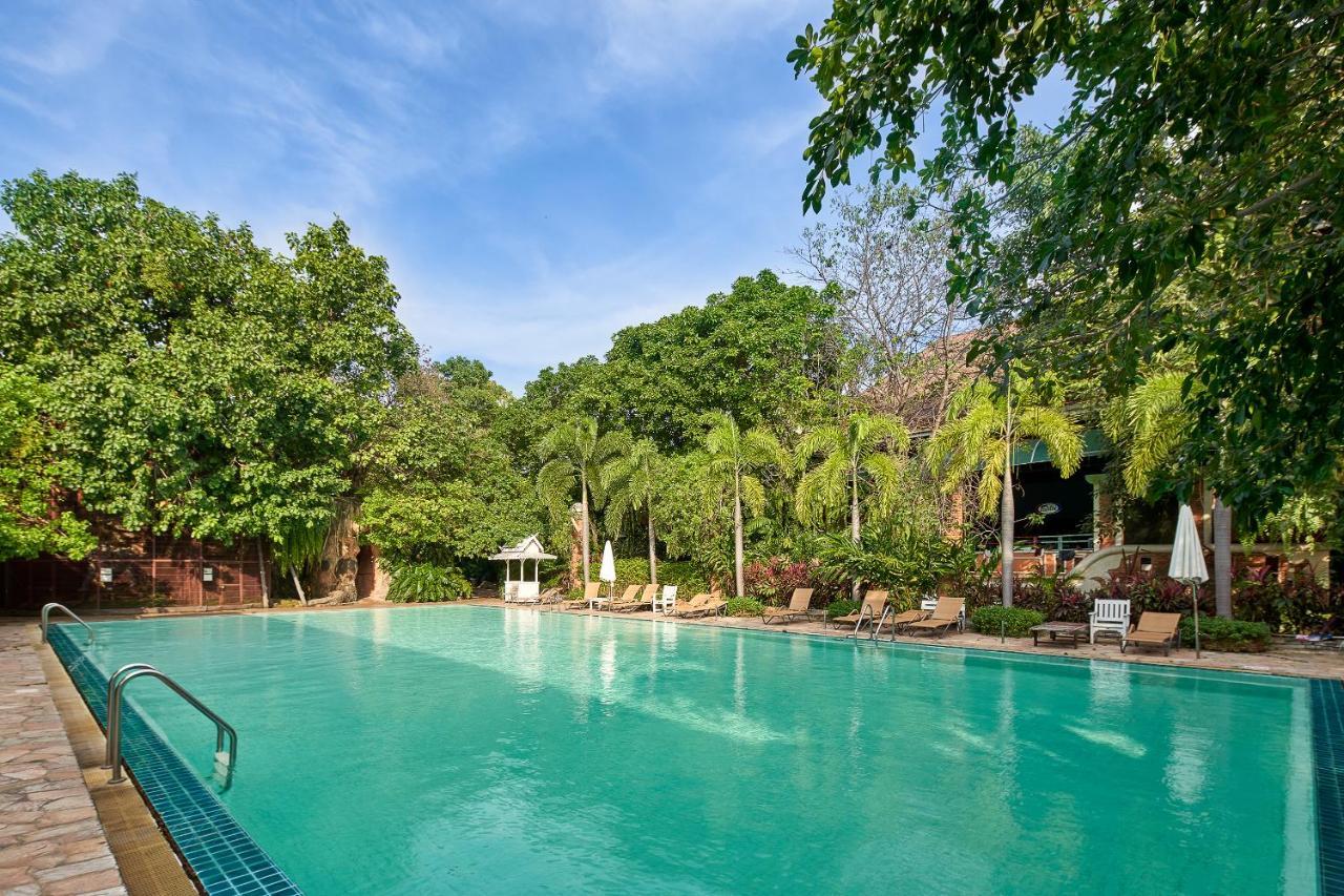 Resort Floral - Dolphin Circle Pattaya