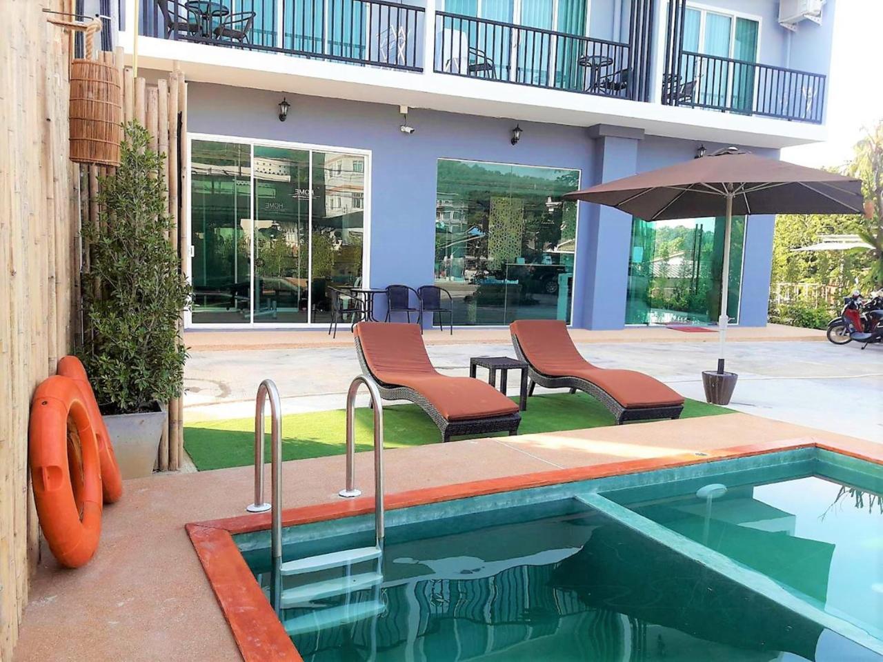 The At Hotel 3*