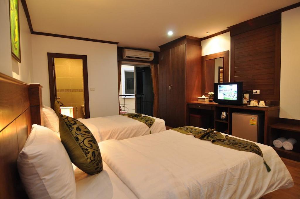 Hemingway's Patong