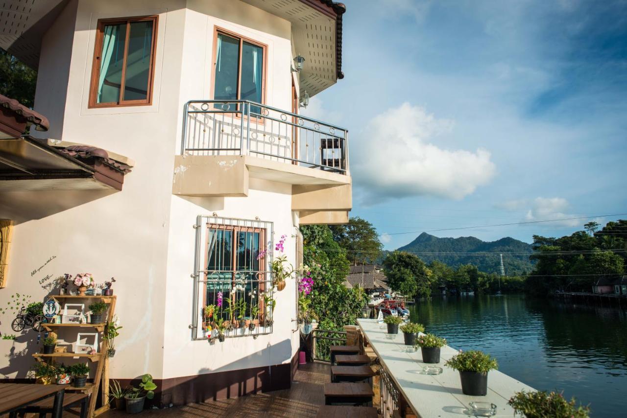 Hostel Riverview *