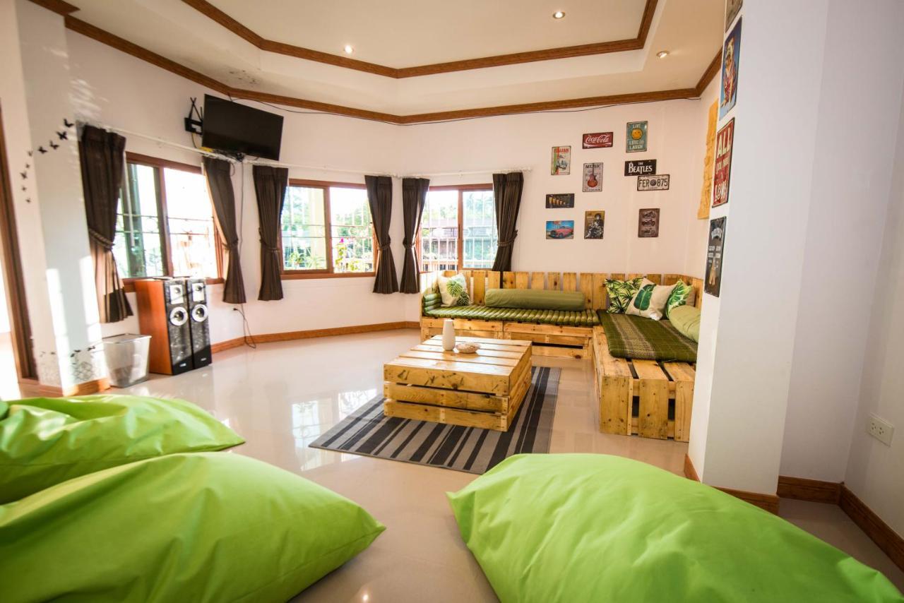 Riverview Hostel *