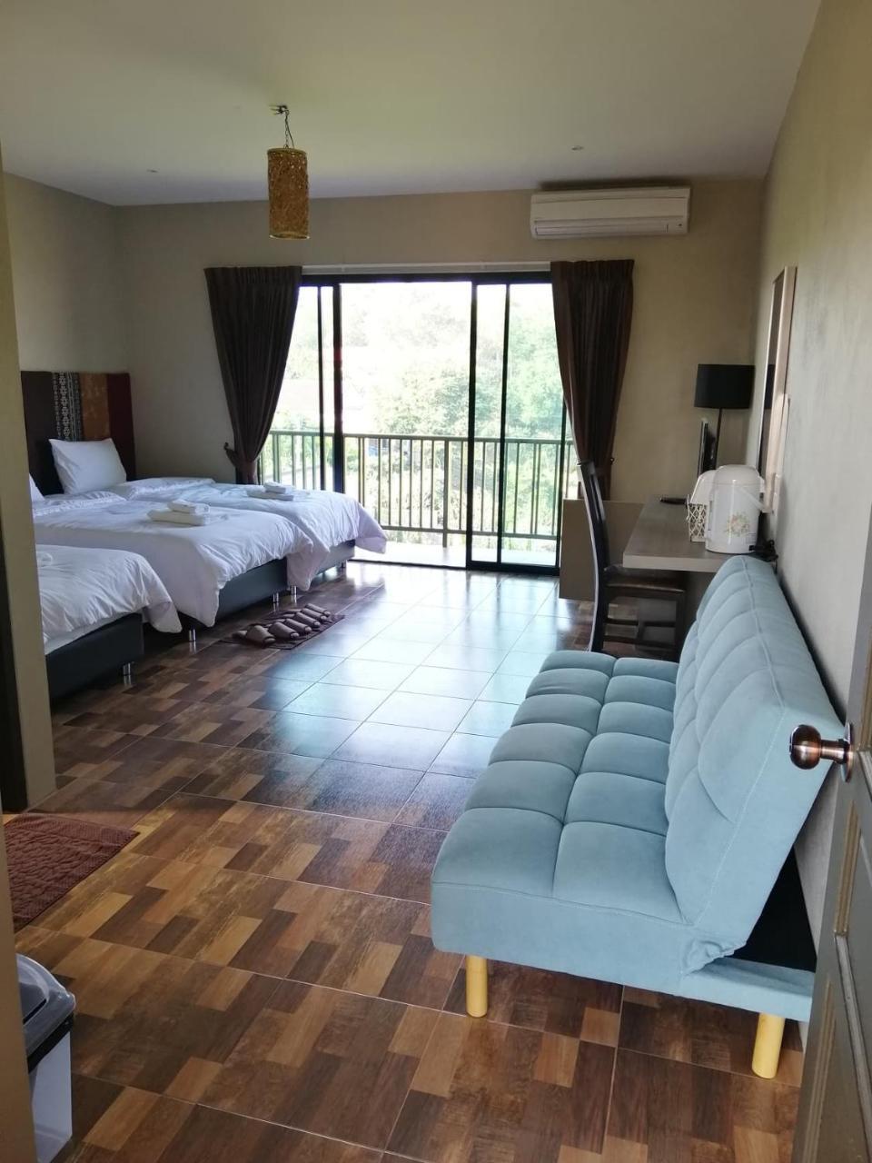 Hotel Thanburi 3*