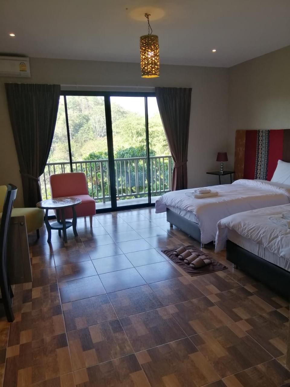 Hotel Thanburi 3*