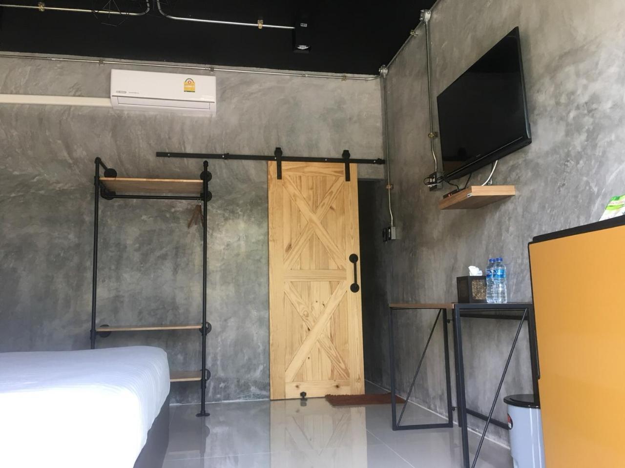 The Loft Buri Guest house Kabin Buri
