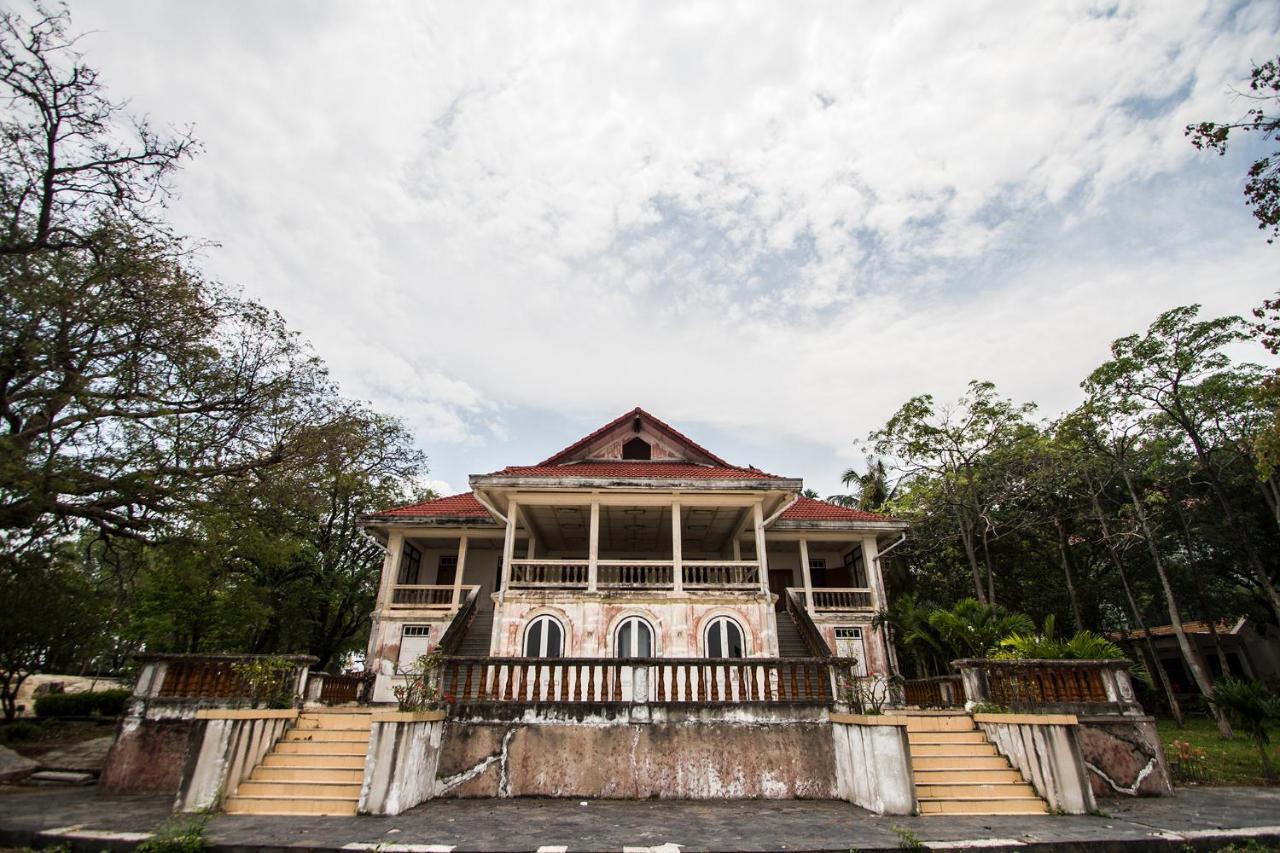 Kroque Boutique & Bistro Hotel