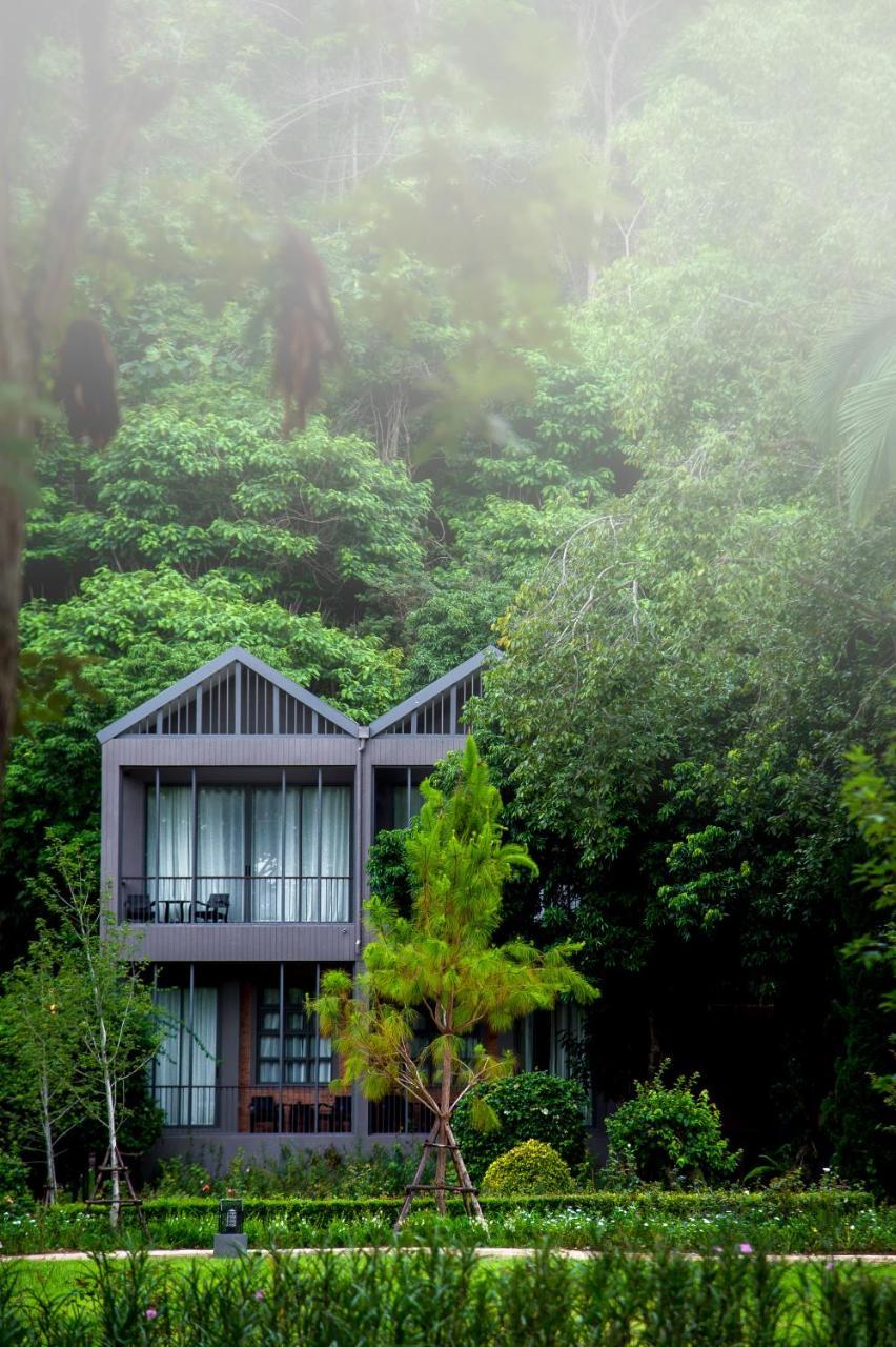 Flora Creek 5*