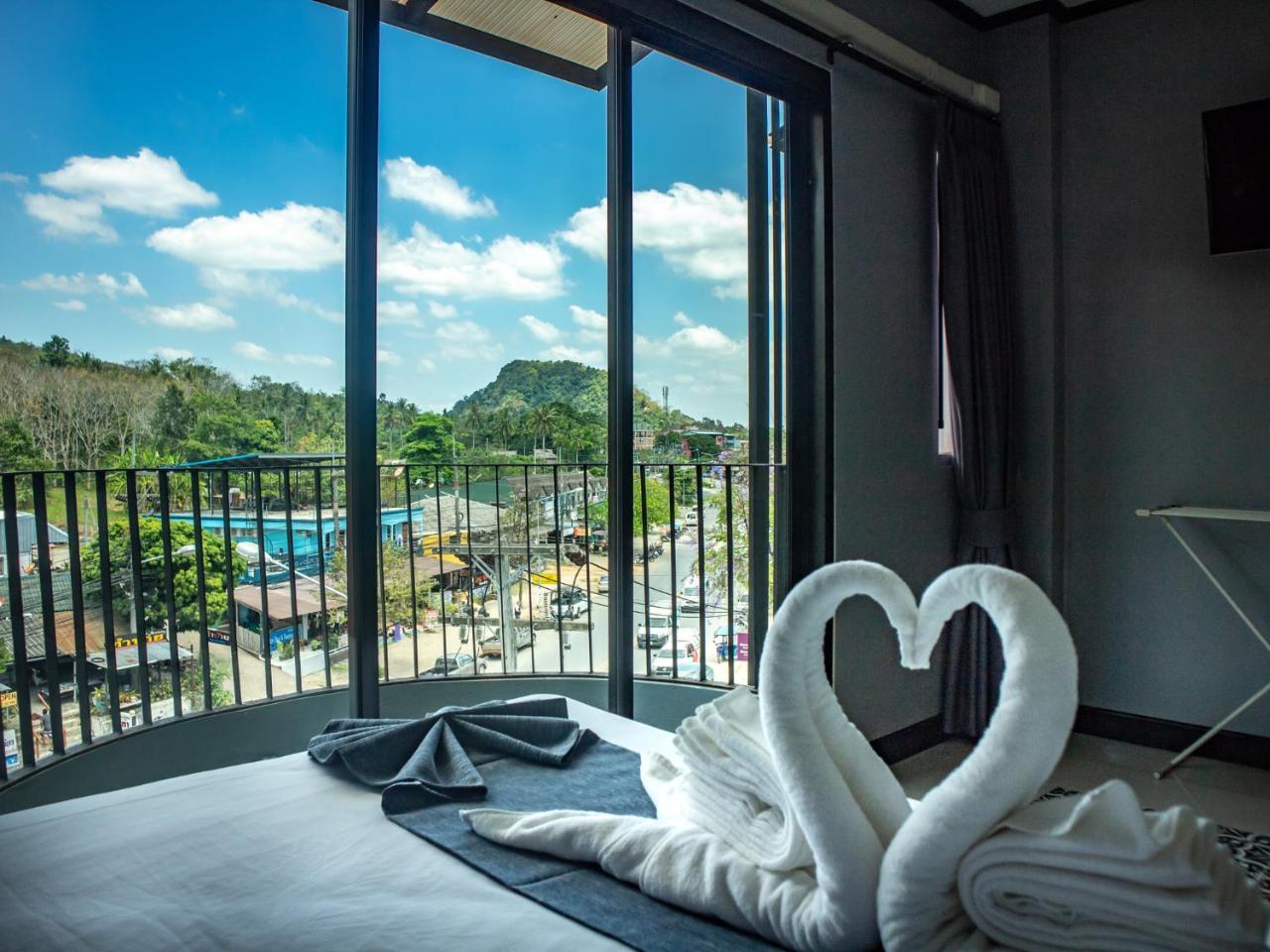 The Moon Night Ao Nang 3*