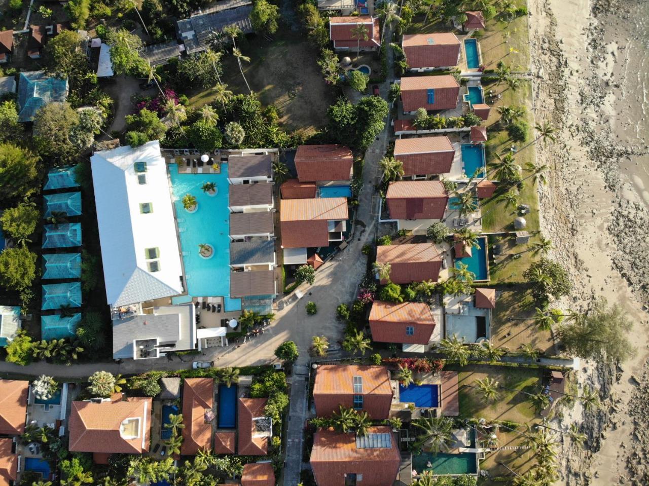 Villa Malee Beach Villas *