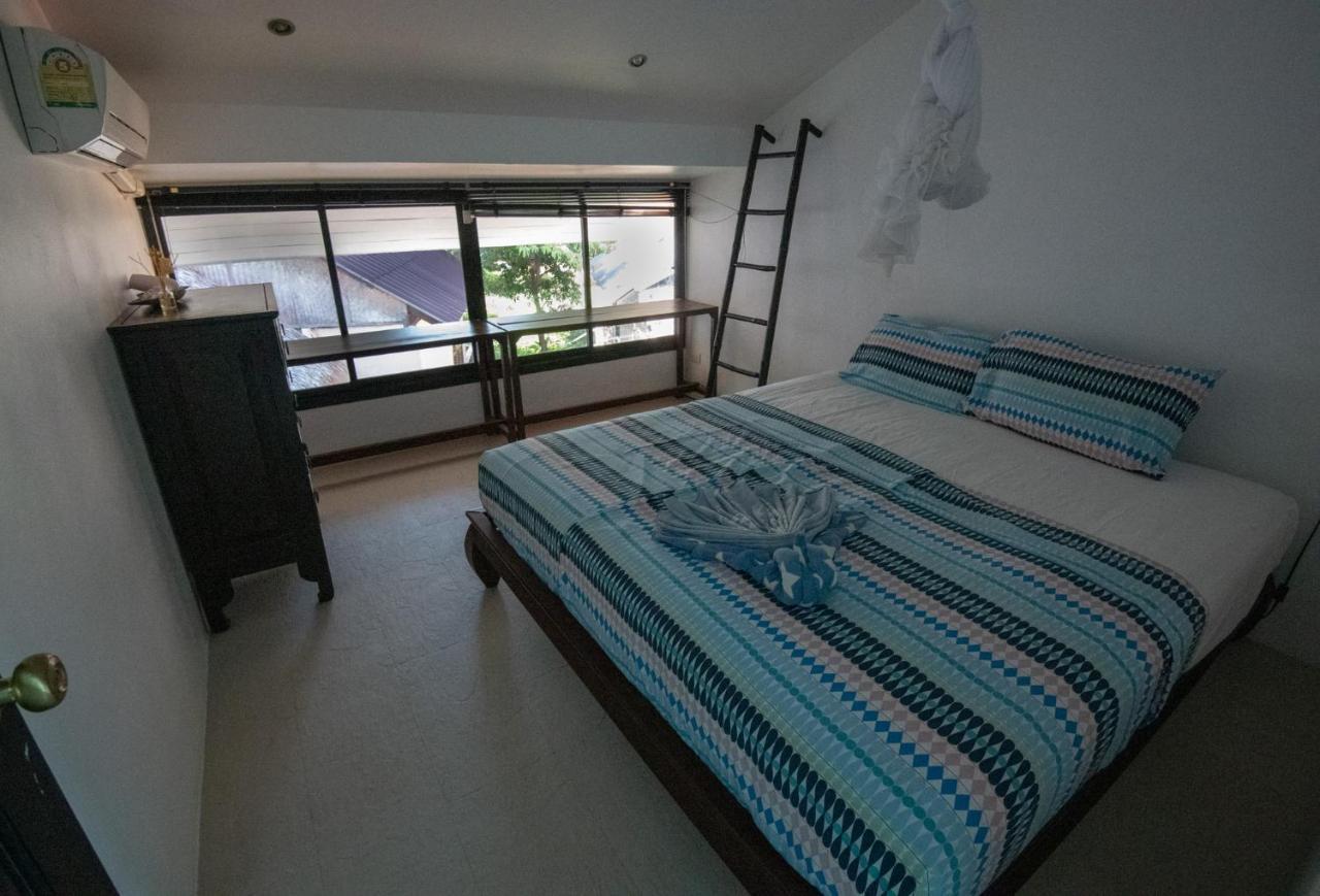 Villa Malee Beach Villas *