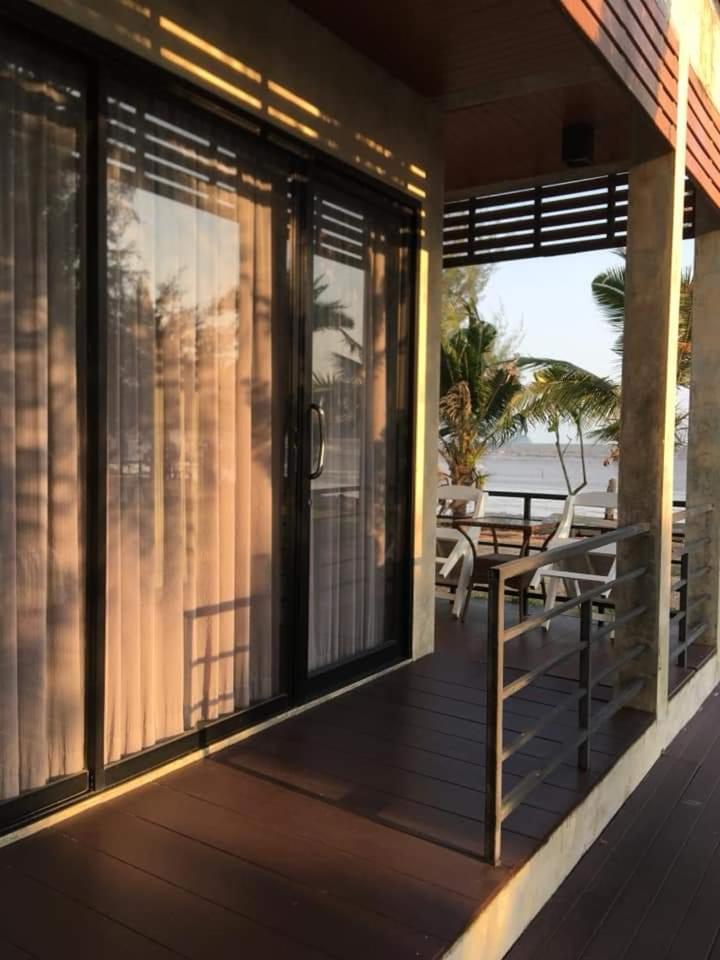 Windy Sea View Resort