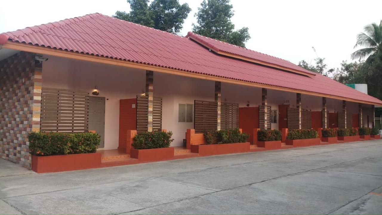 Economy hotel Ploy