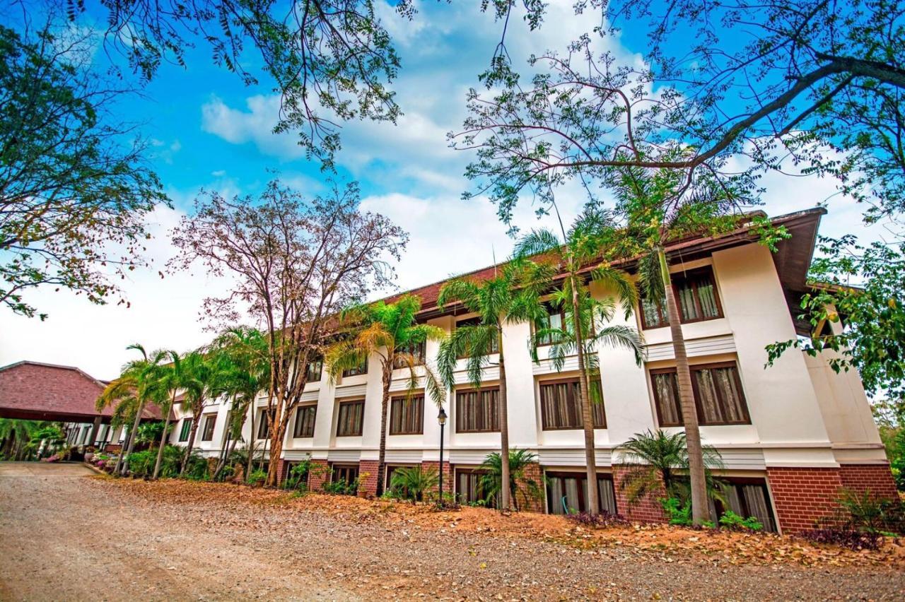 Andaman & Hotel