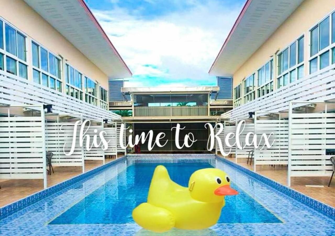 Pool Lay
