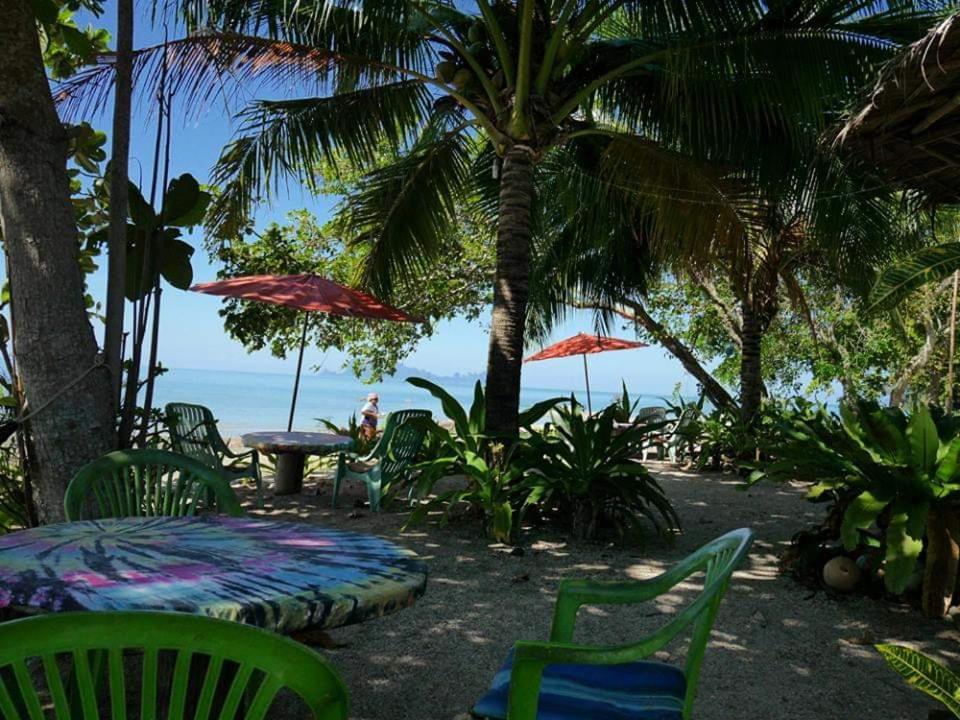 Dugong Koh Sukorn Guest house *
