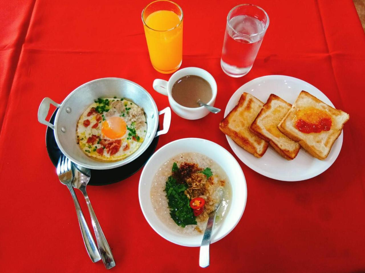 Resort Apinya Bangsaray 3*