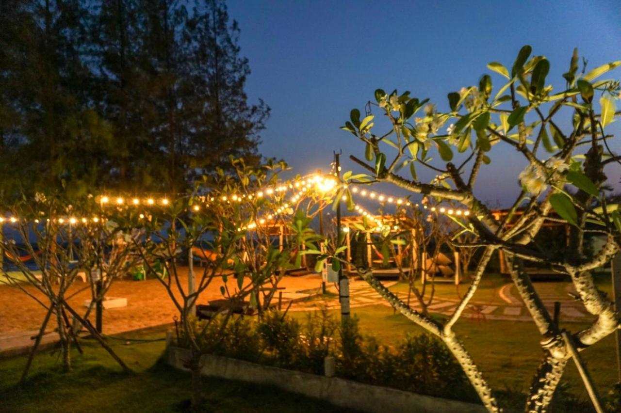 Resort Loft Caravan Haad Chao Samran