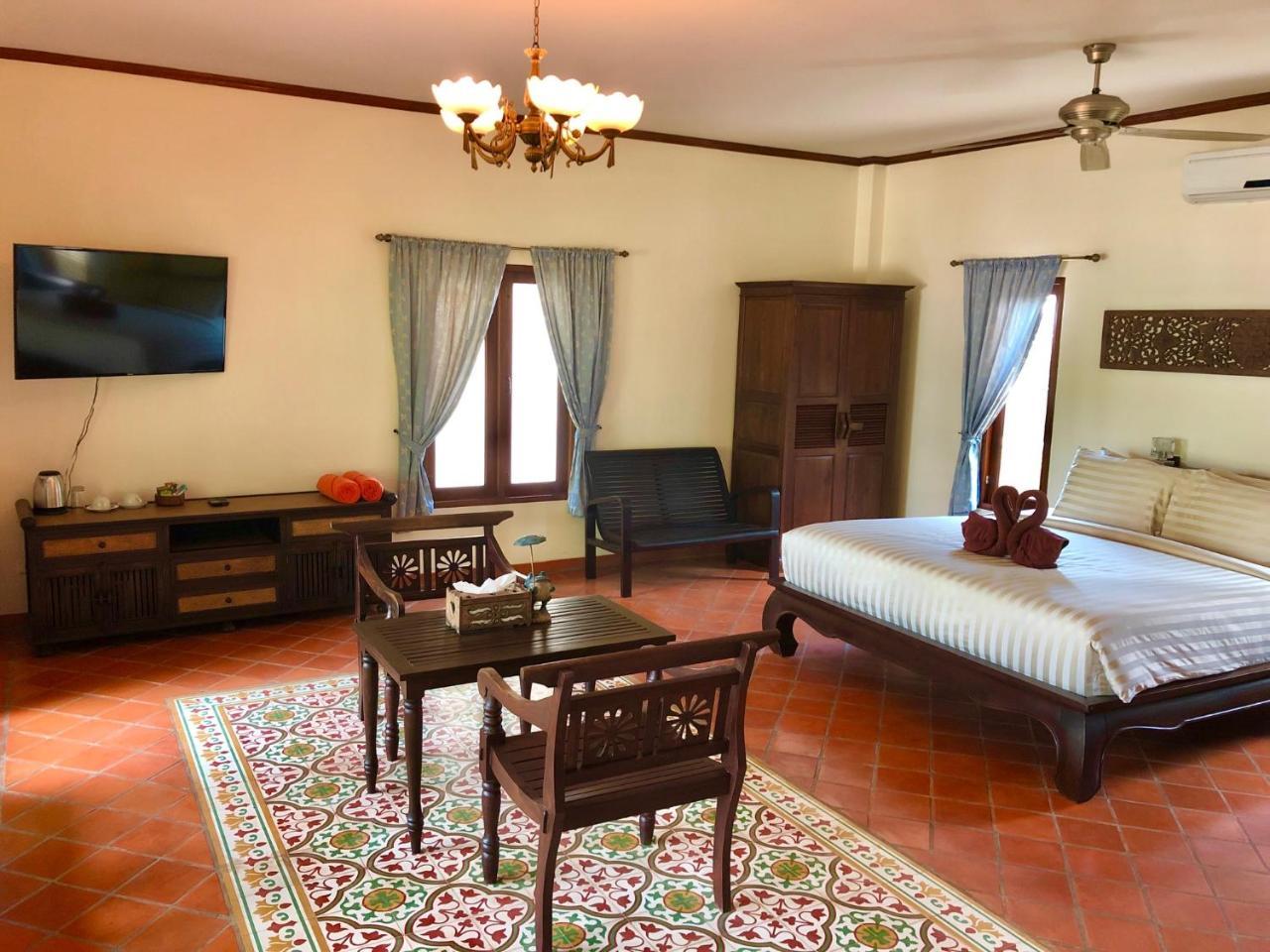 Chalong Oasis & Hotel Rawai