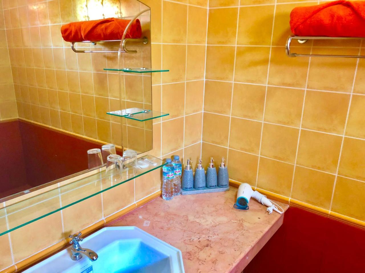 Chalong Oasis & Hotel 4*