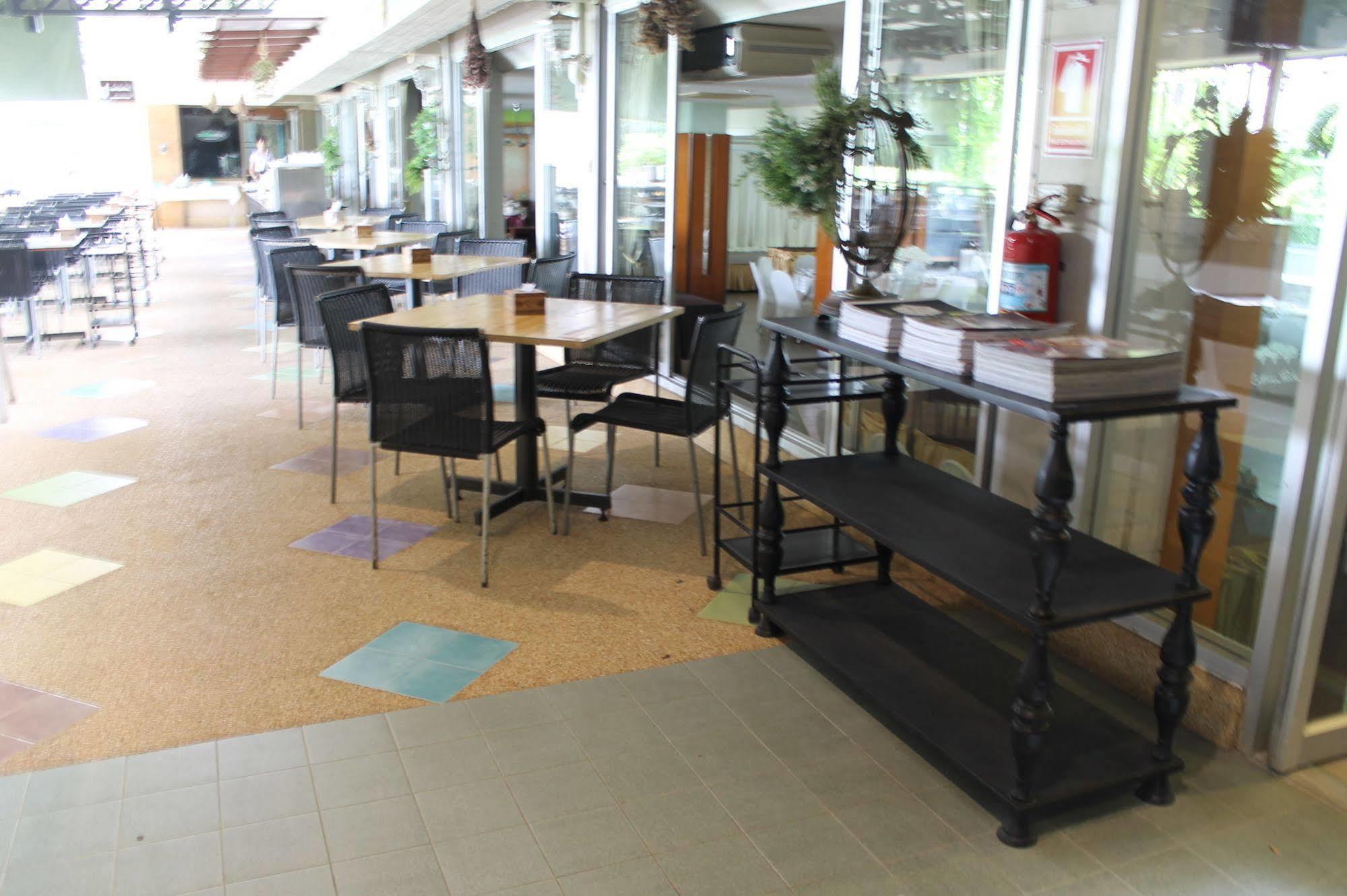 Rattana Park Hotel 3*