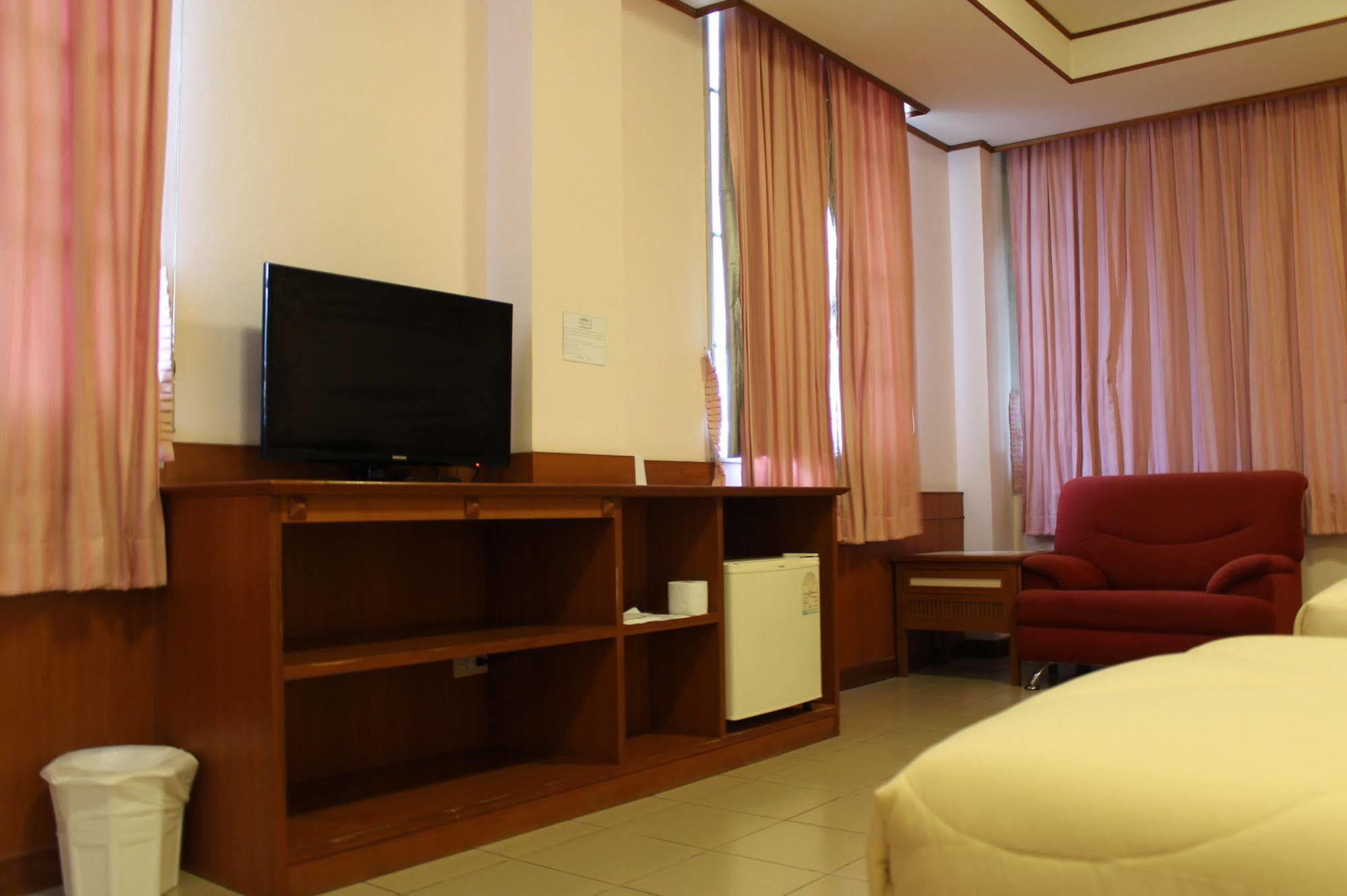 Rattana Park Hotel 3*