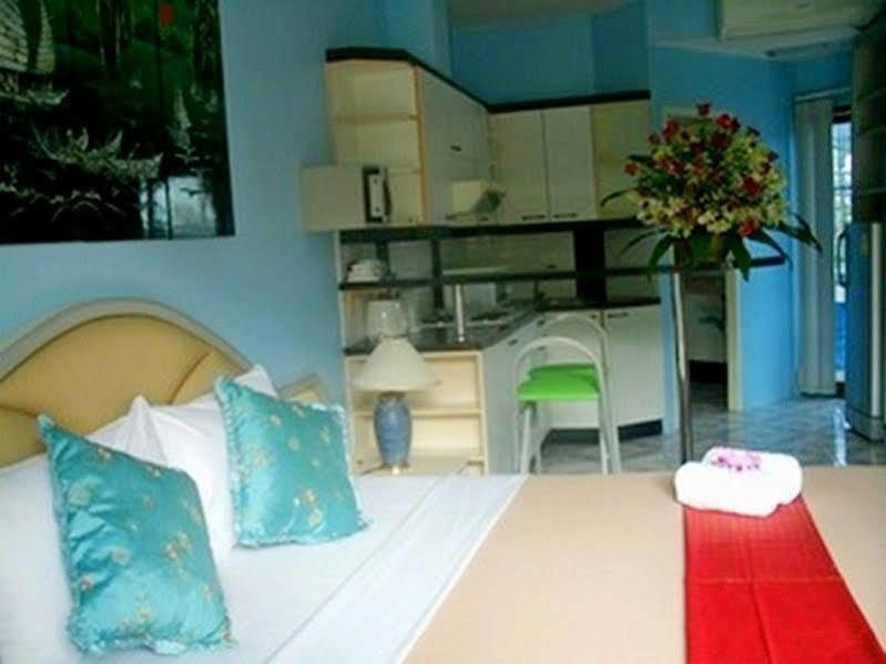 Club Near The By Plh Phuket Apartment *
