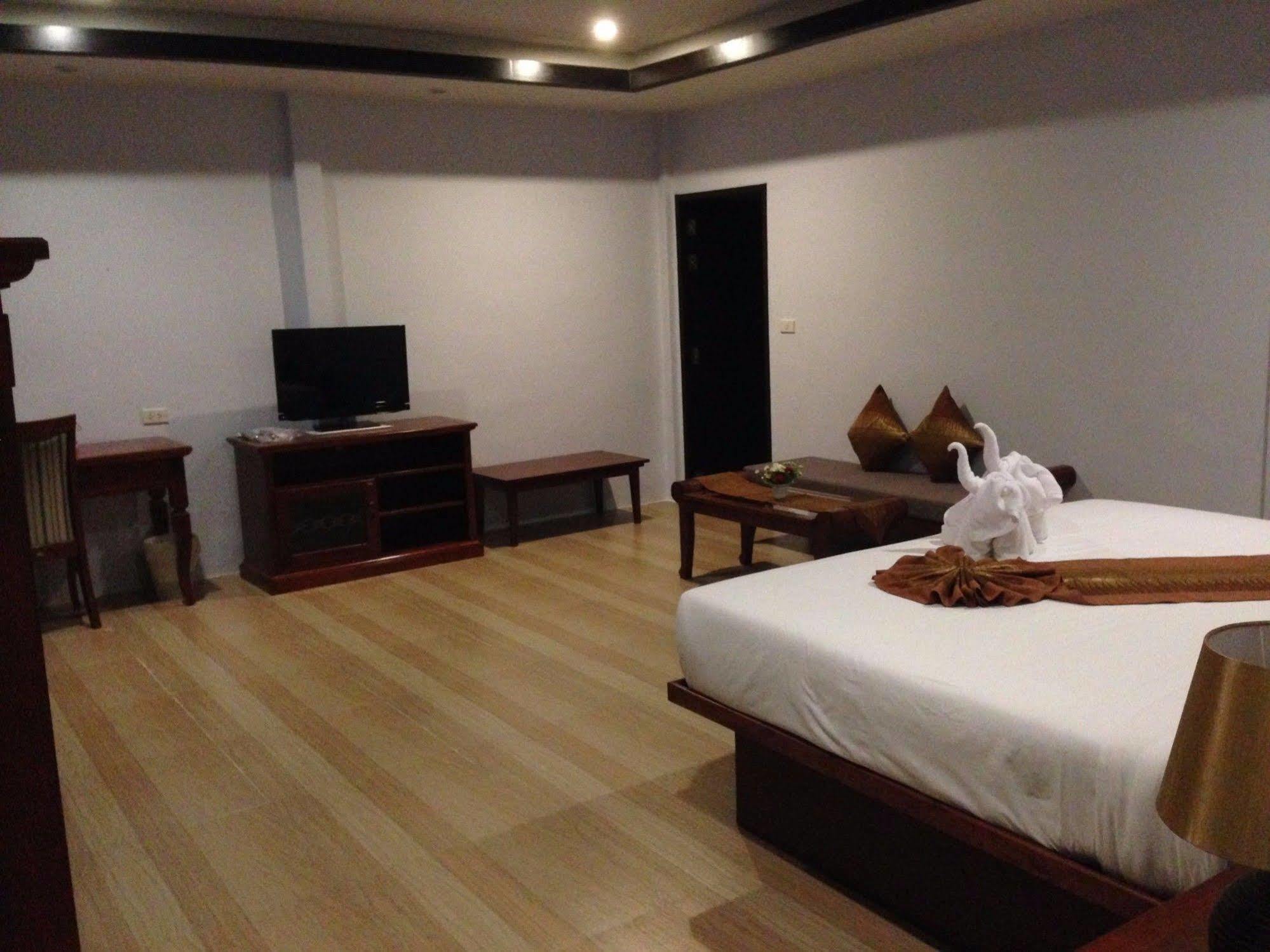 Resort The Hip @ Khao Lak