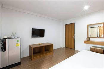 Oyo 227 Suchaya House Hotel 3*