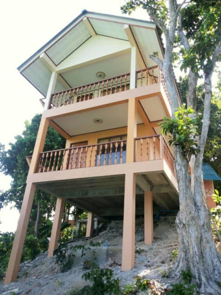 Cozy Cove Hotel