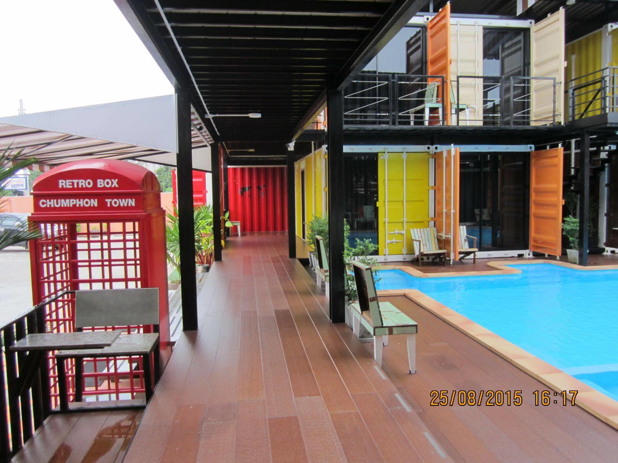 Retro Box Hotel 3*