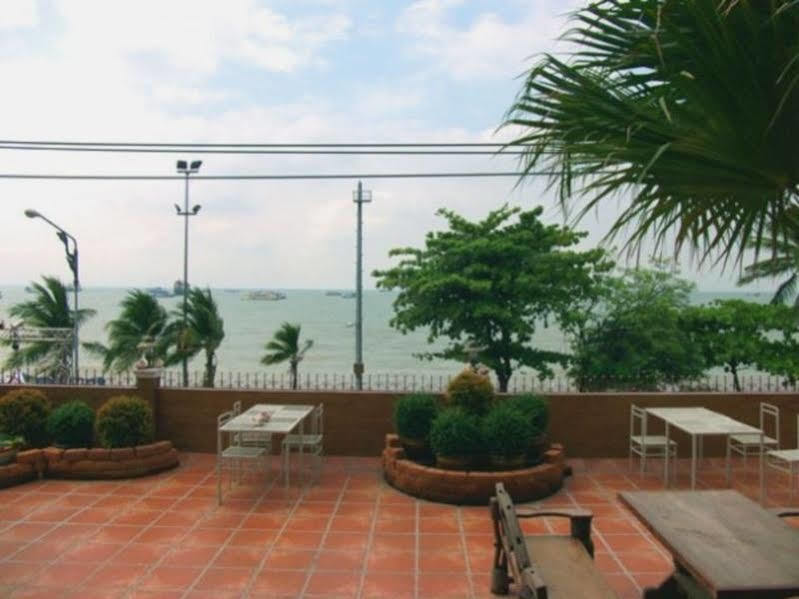 The Red Balcony Inn 2*