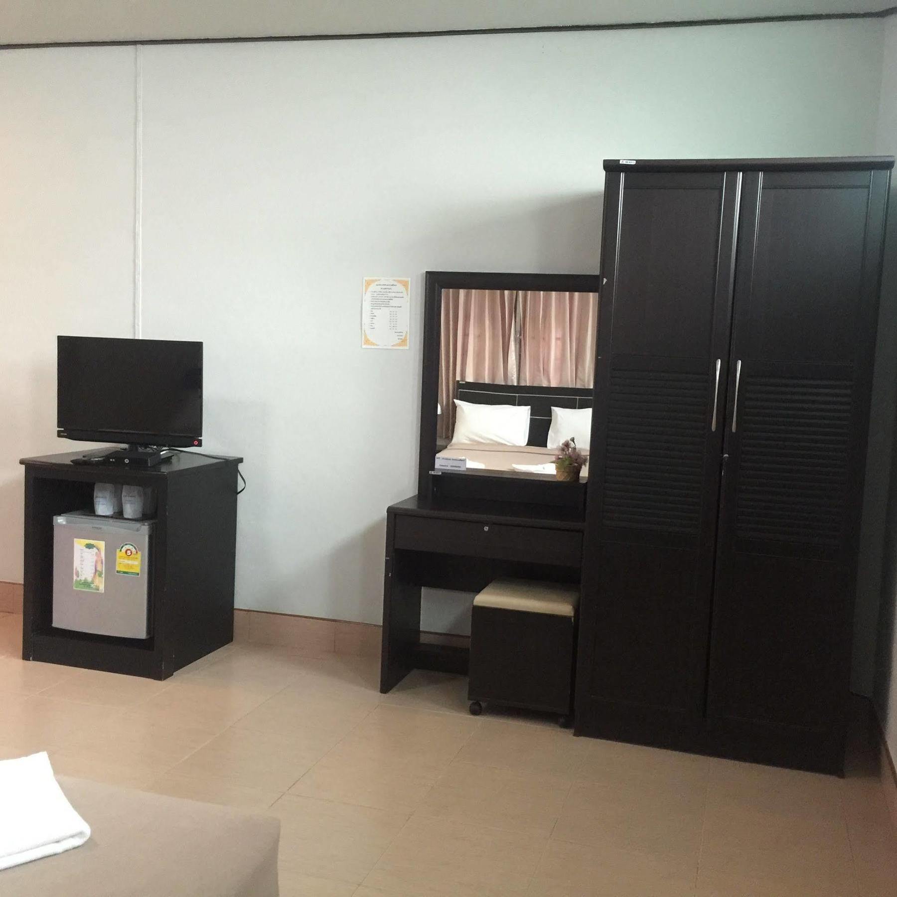 Phumthadarommanee Resort 2*