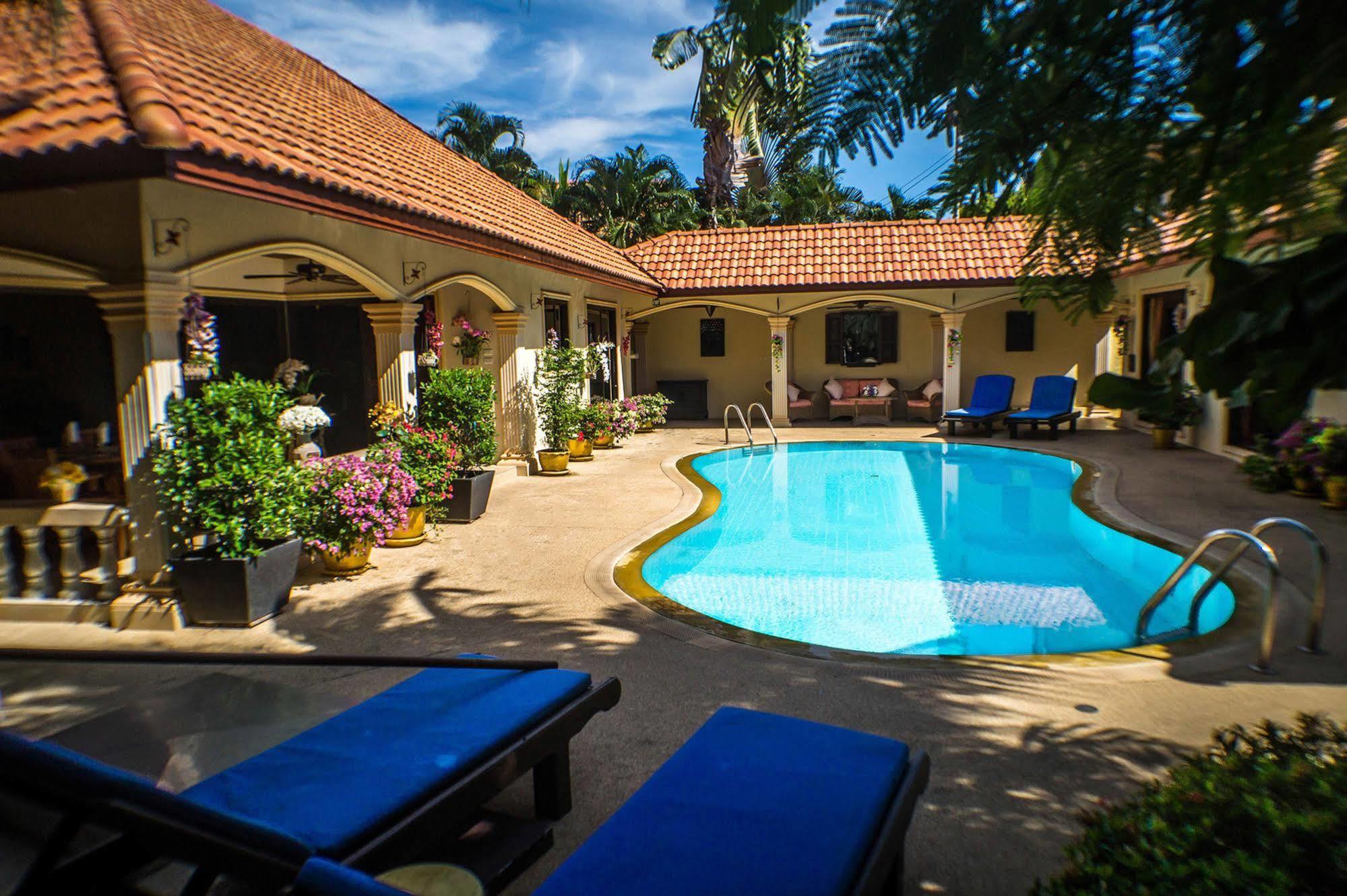Coconut Paradise Villa *