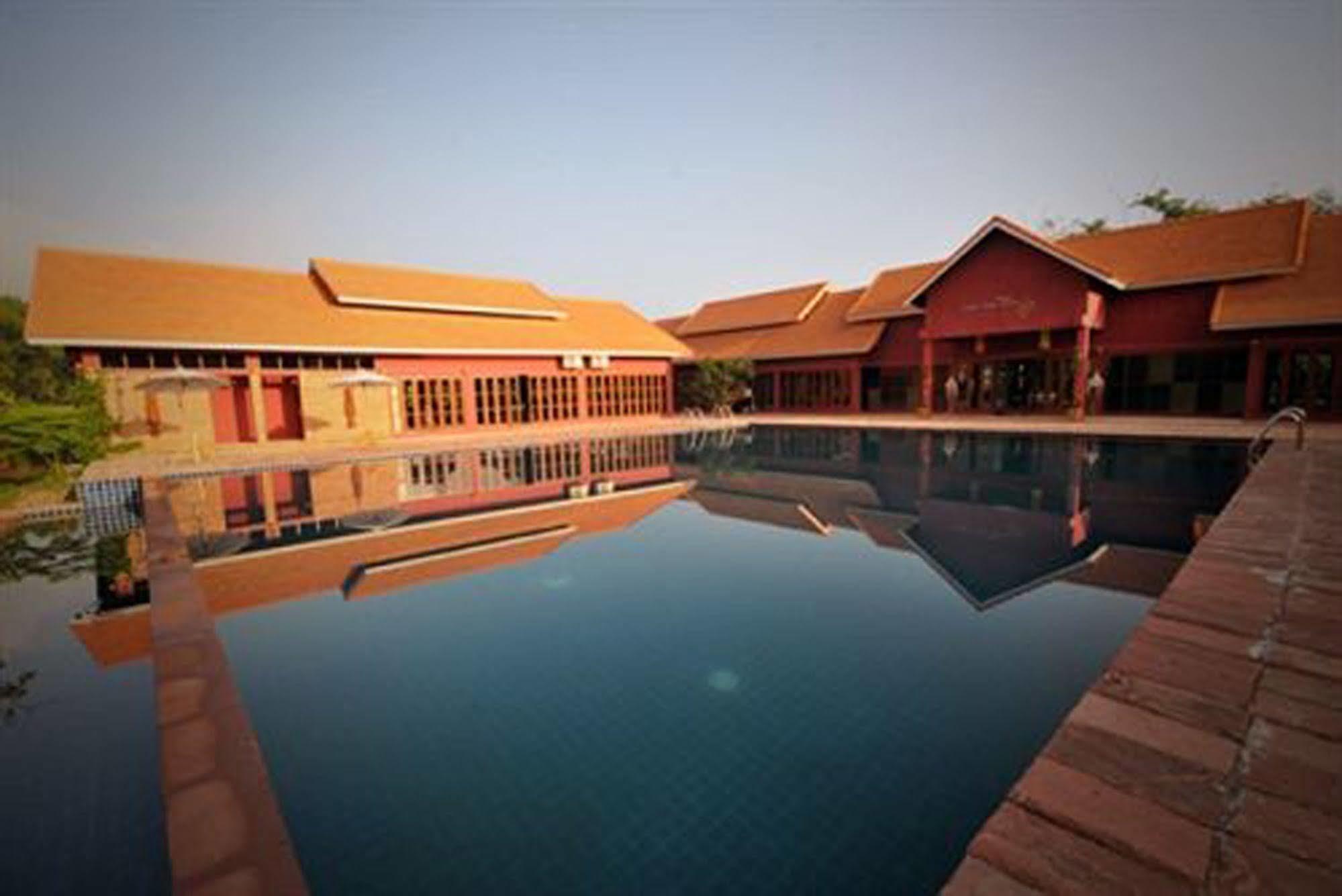 Hotel Chiangmai Royal Creek 3*