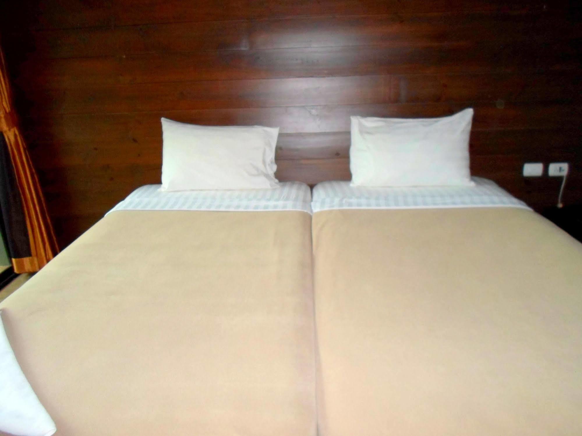 Hotel Naraya Riverside