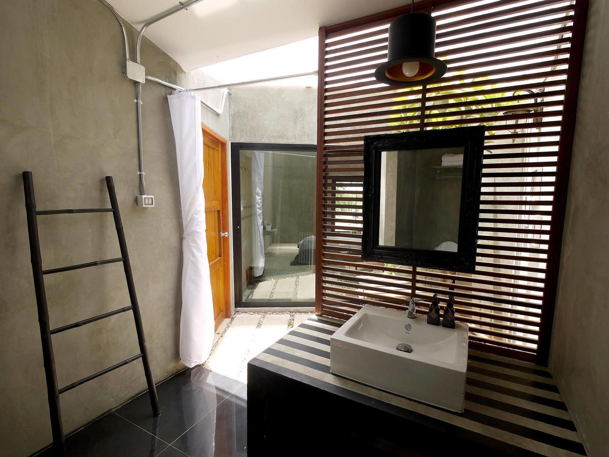 Pause & Bar Resort 2*