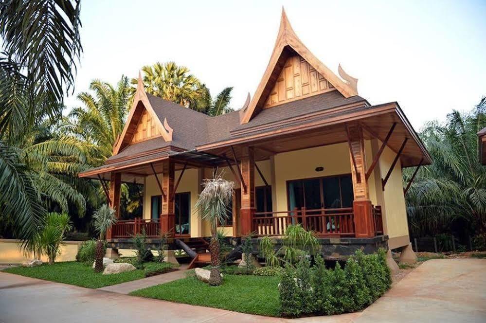 Resort Dusit Phuphaya 4*