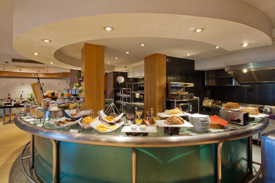 Aspasia Phuket 4*