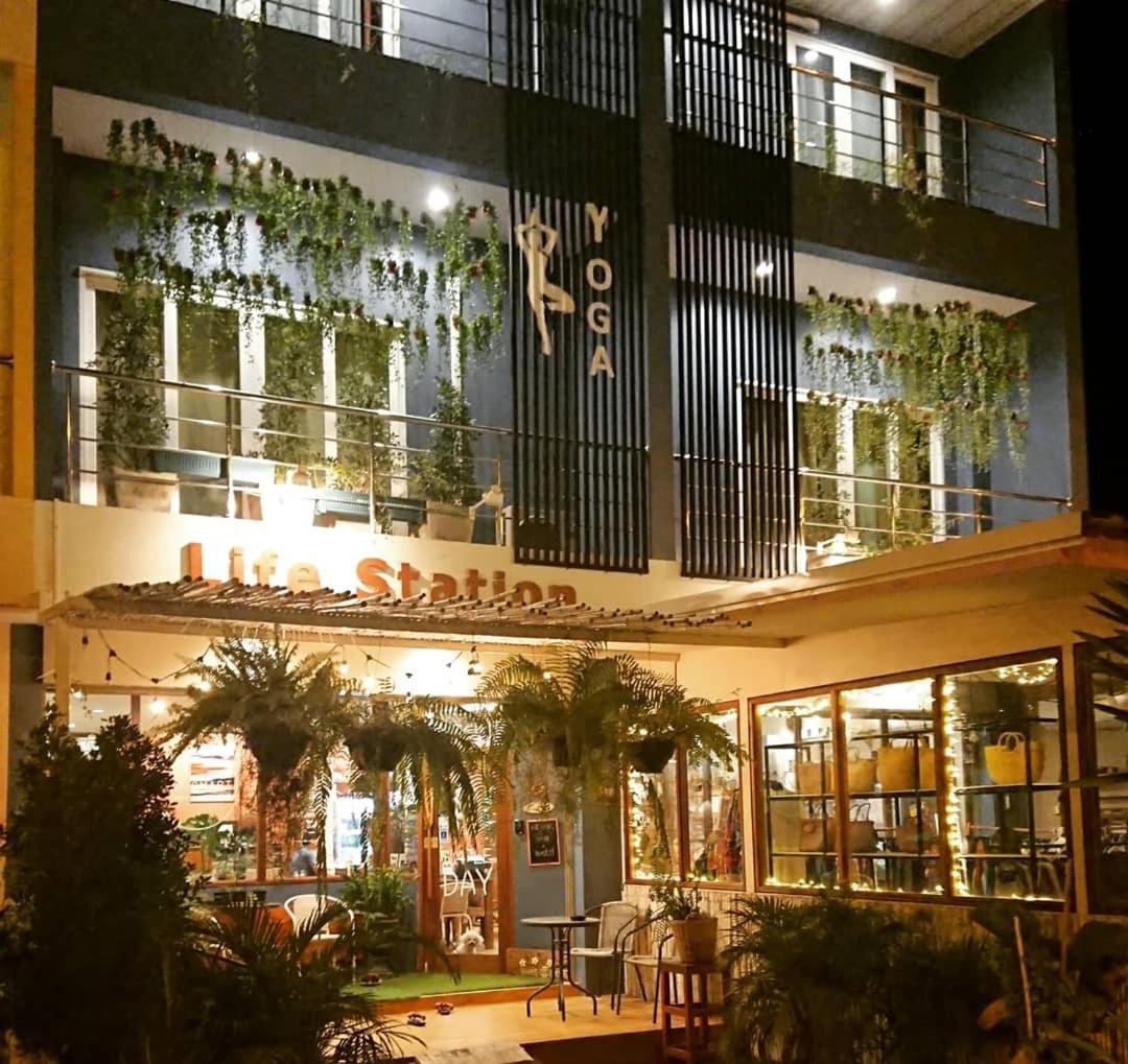 Life Station * Ban Chang (Rayong)