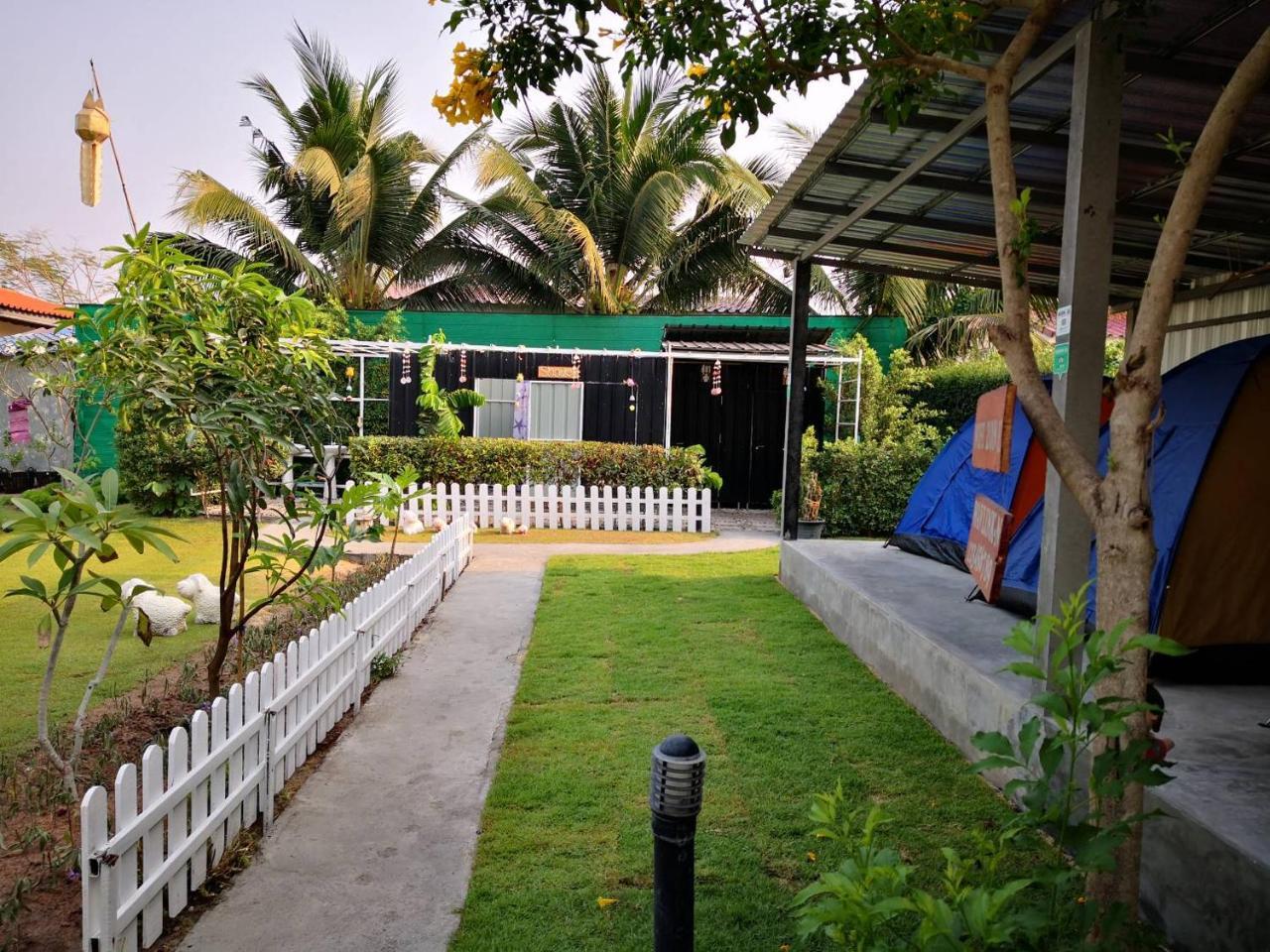 Sports Bar & 2*