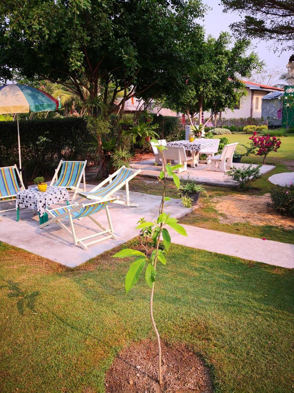 Resort Sports Bar & 2*