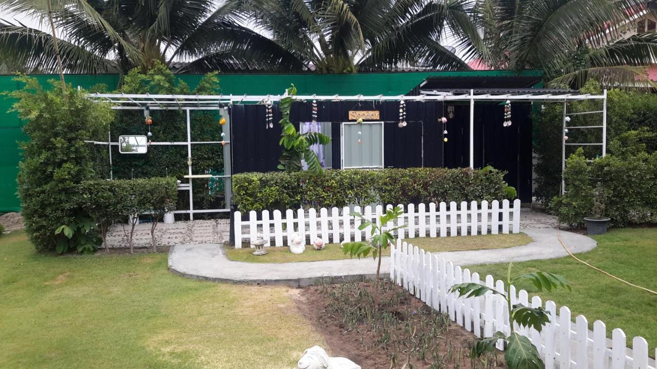 Resort Sports Bar & 2*