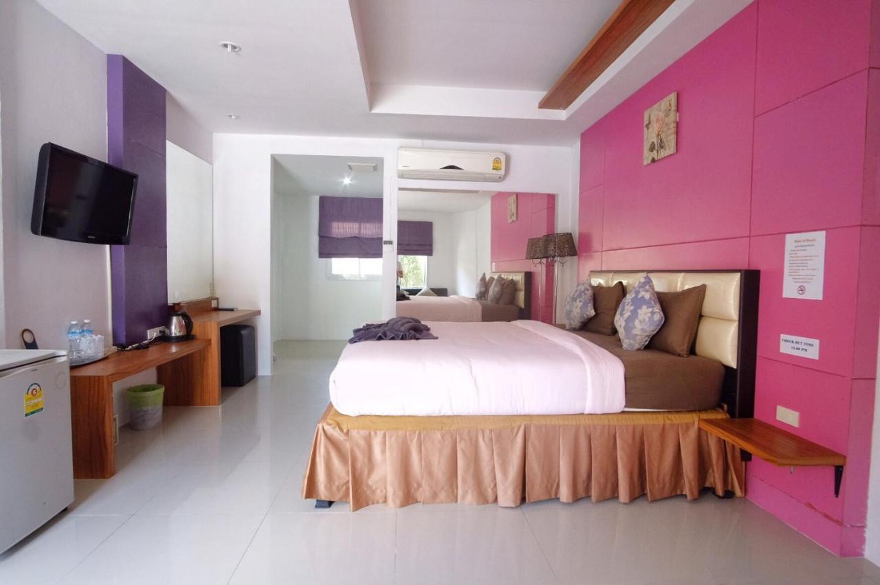 At 2* Lamai Beach (Koh Samui)
