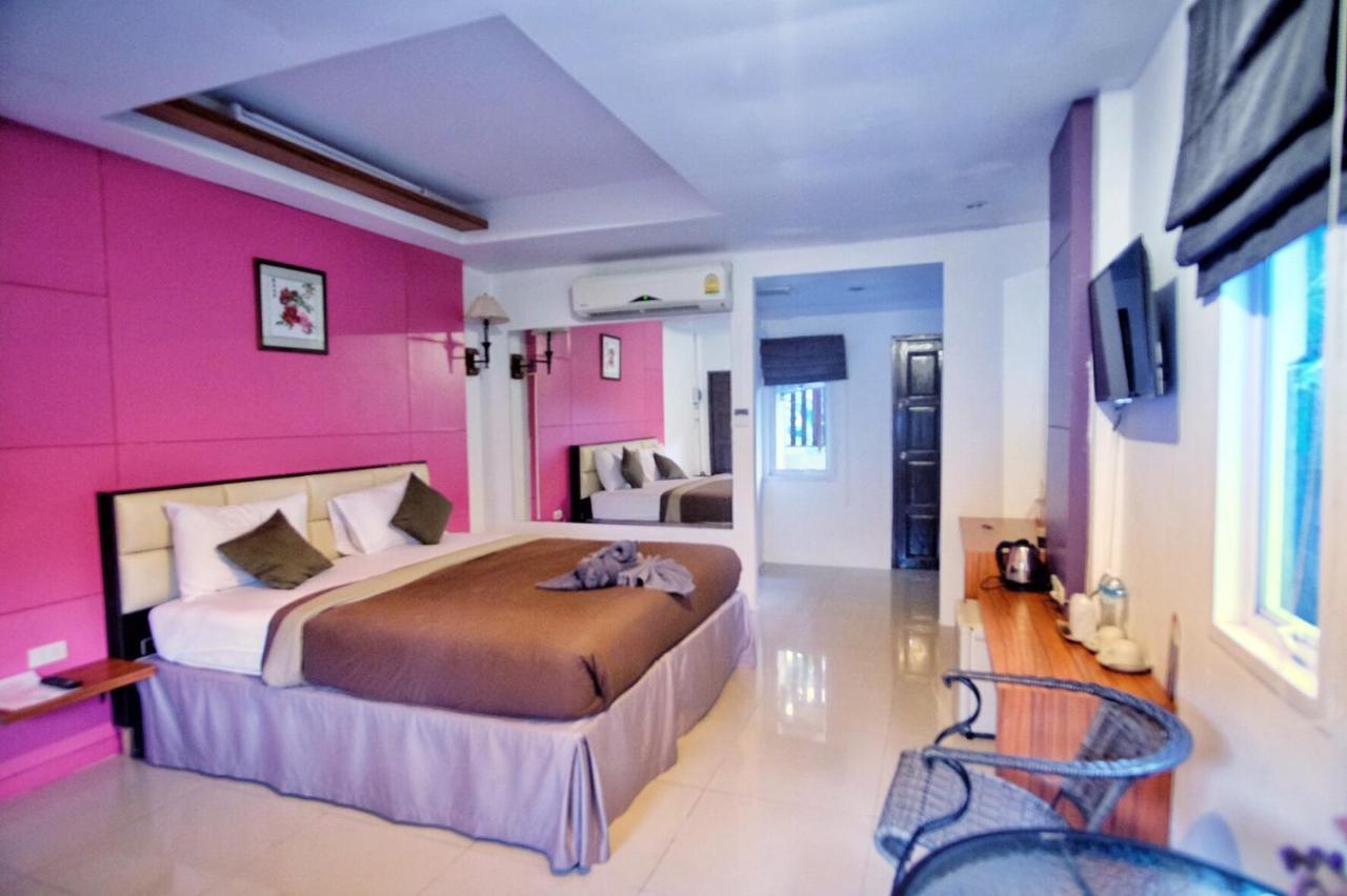 Hotel At 2*