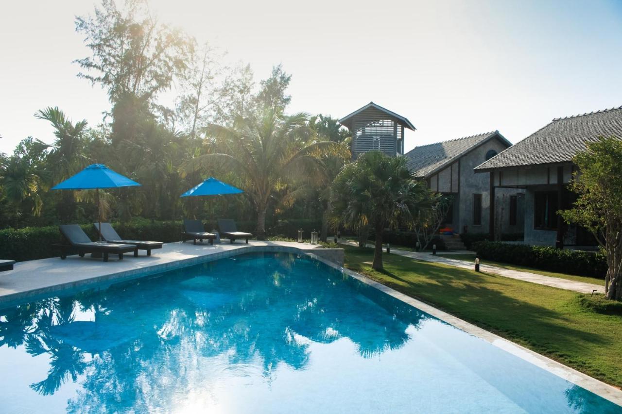 Na Vela Village Resort