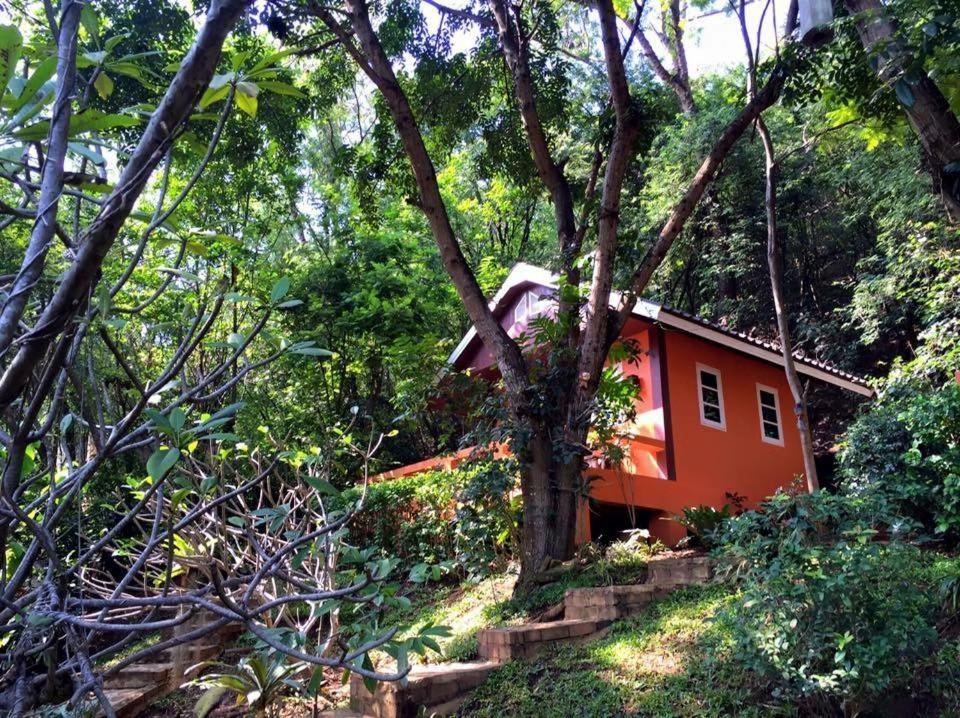 Baan Suan Rojjana Resort