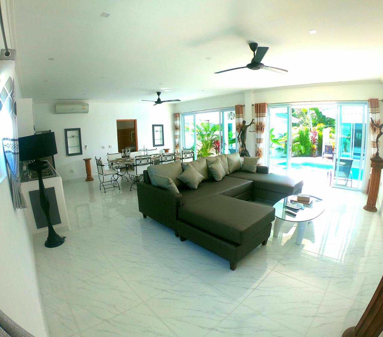 Wirason Pool 4 Bedrooms Guest house 3*